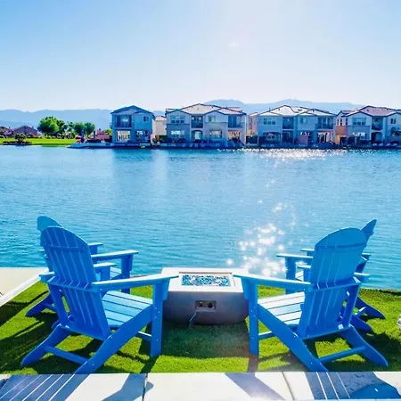 Lakeside Lavish With Pool Table And Ev 220V